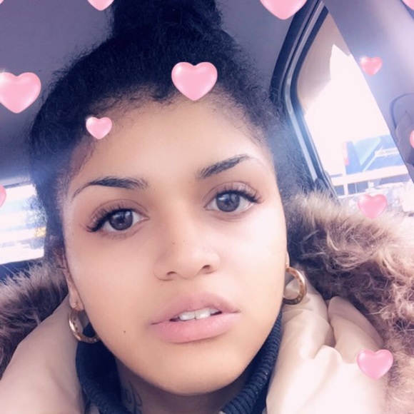 Meet your Posher, Tanika - Picture 1 of 1